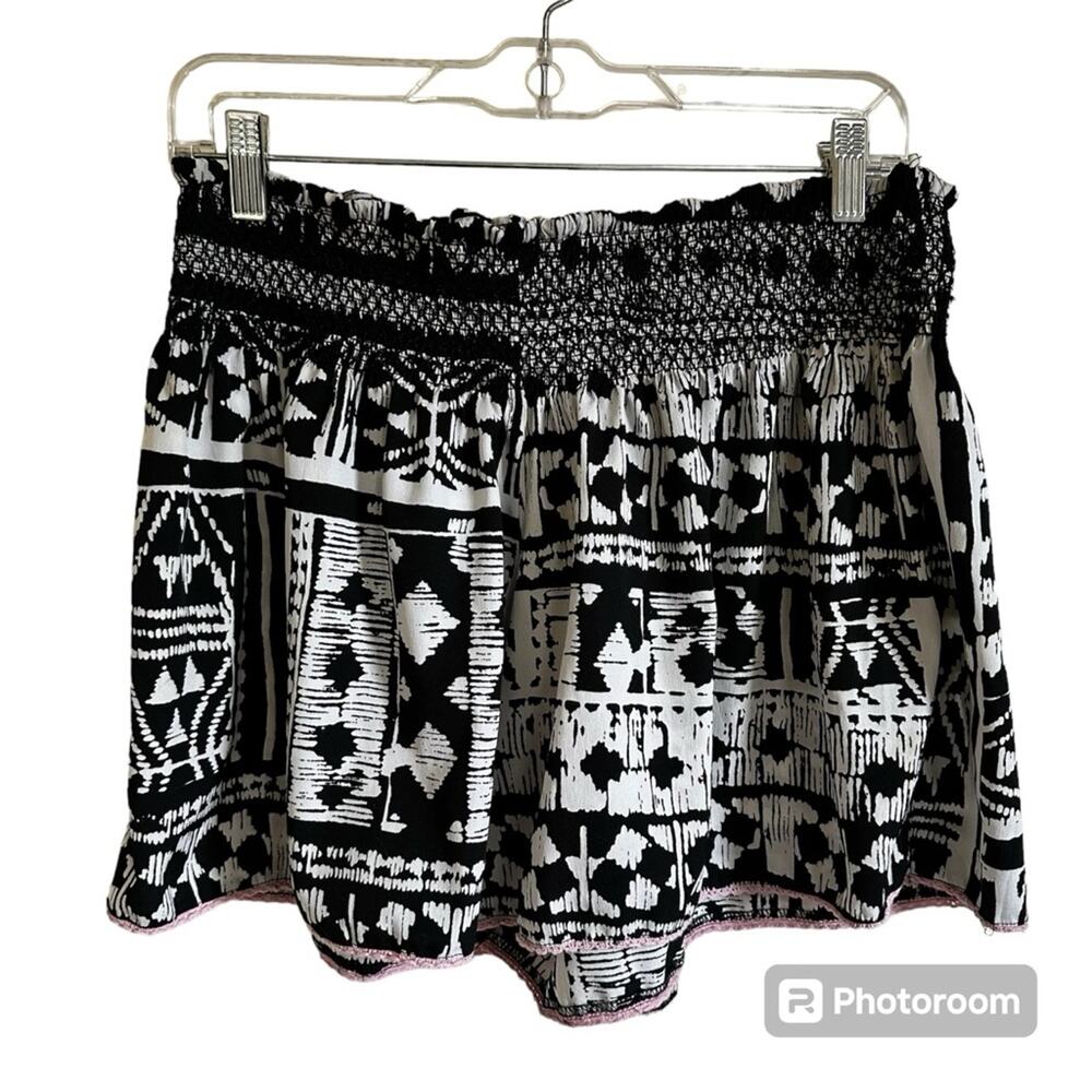 American rag women’s shorts large black white